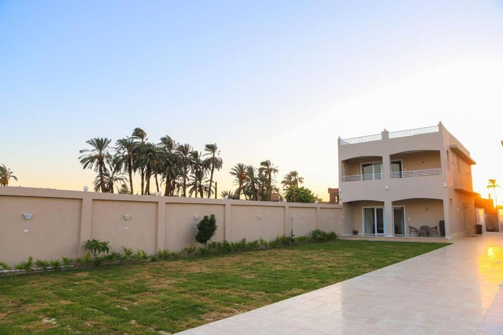 לוקסור Royal Nile Villa - Nile View Apartment 1 מראה חיצוני תמונה